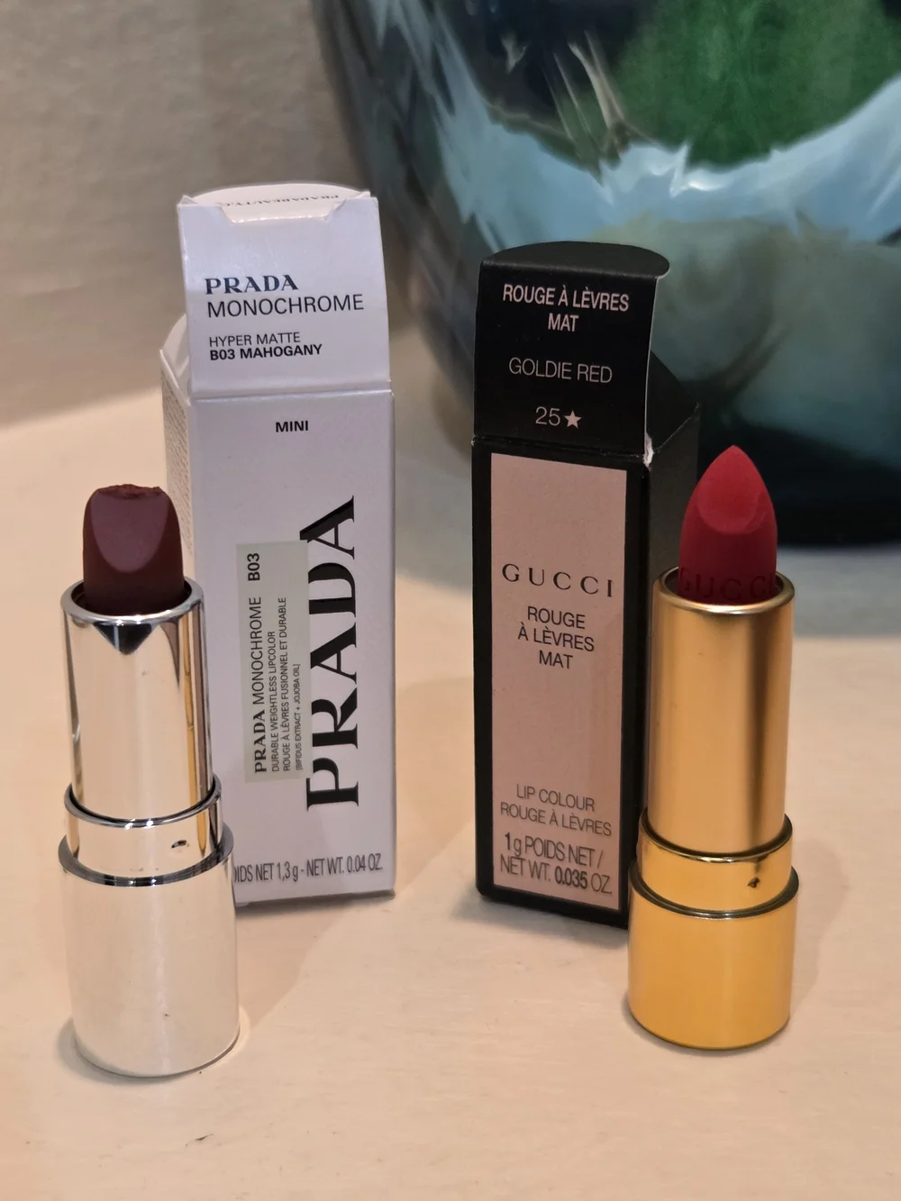 Prada Monochrome B03 Mahogany + Gucci Rouge à Lèvres Mat 25 Goldie Red Mini Lips